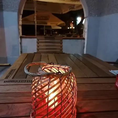 Hanul Hora Romaneasca אפורי סוד