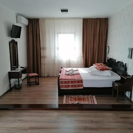 Hanul Hora Romaneasca Han/Misafirhane